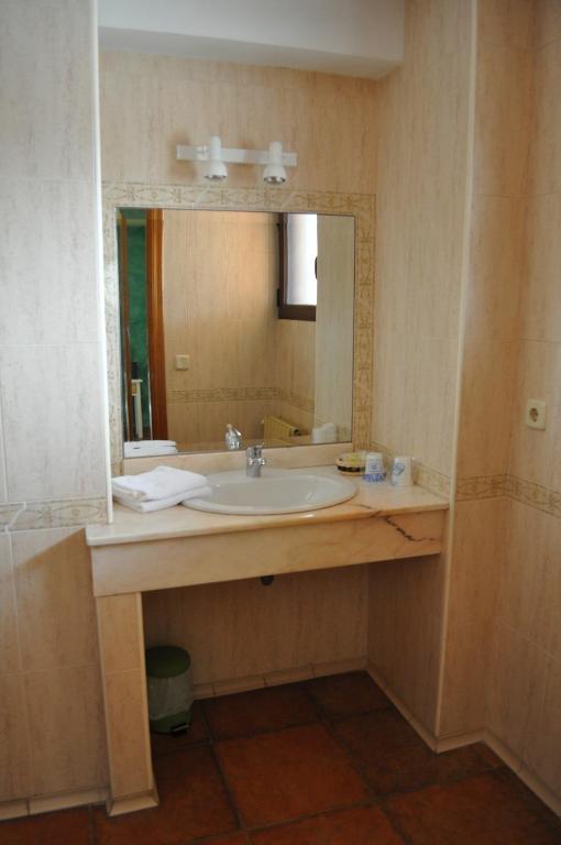 Hotel Langa Cerezo de Abajo Номер фото